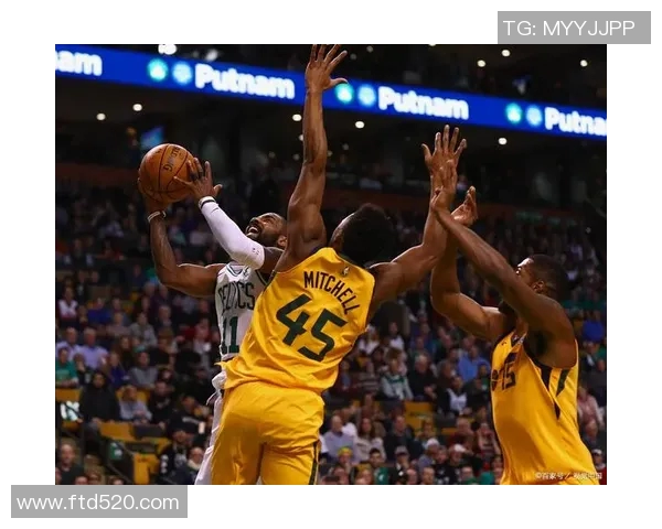 湖人对快船2013年10月30日精彩对决回顾与赛后分析 湖人对快船2013年10月30日精彩对决回顾与赛后分析