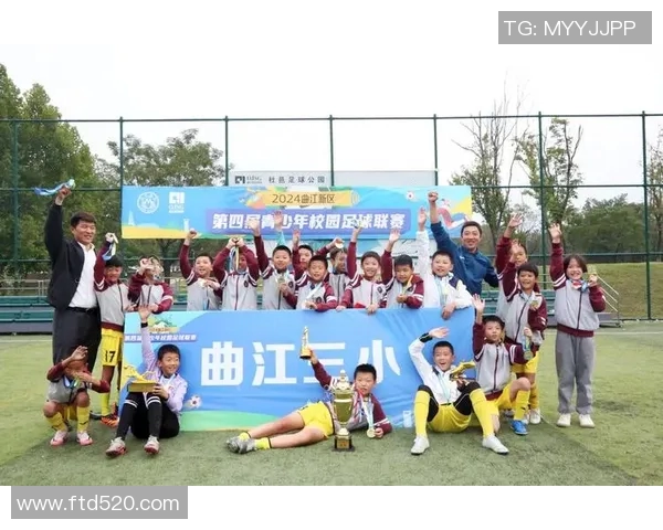 周丽专访：从绿茵场到人生舞台的足球旅程回顾与展望