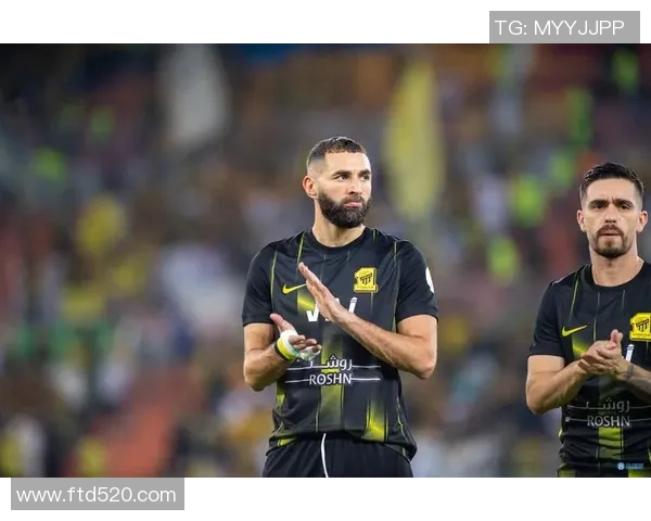 本泽马领衔球队新征程展望期待在赛场上再创辉煌成就 本泽马领衔球队新征程展望期待在赛场上再创辉煌成就